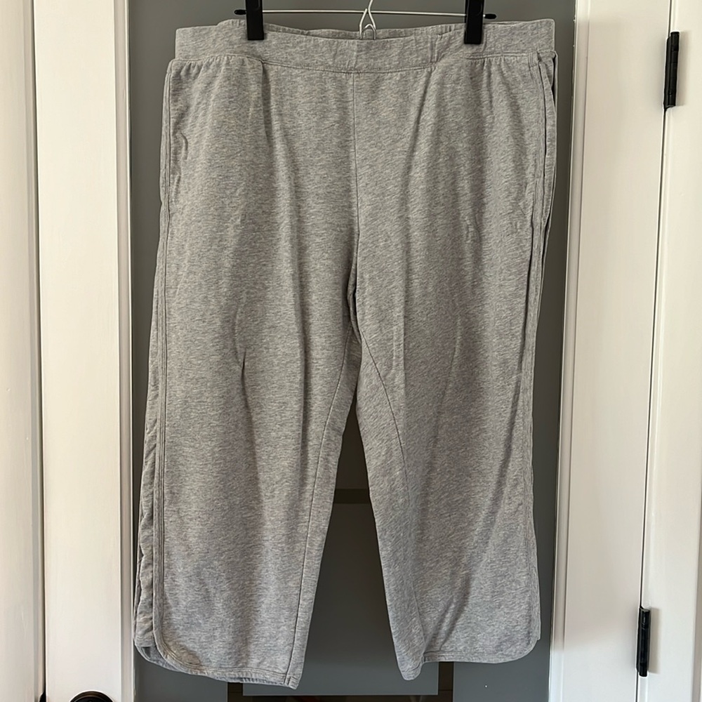Denim & Co. Active Women's Gray Lounge Capri